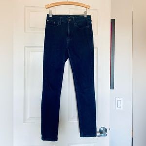 Calvin Klein High Rise Skinny Jeans - Size 4